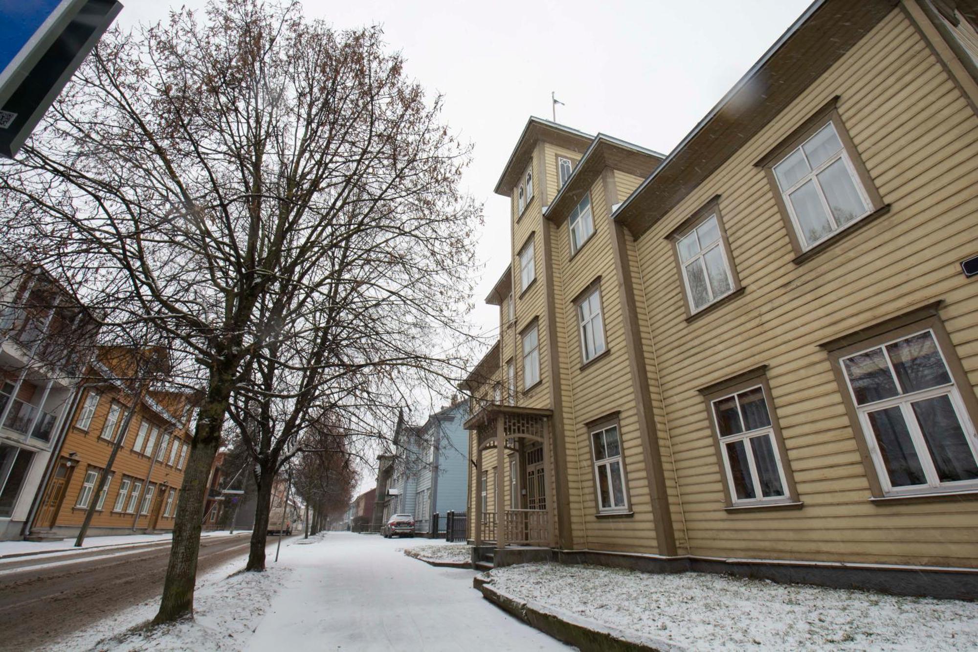 Karlovaidyll 2 - Cozy In A Quiet Area With Free Parking